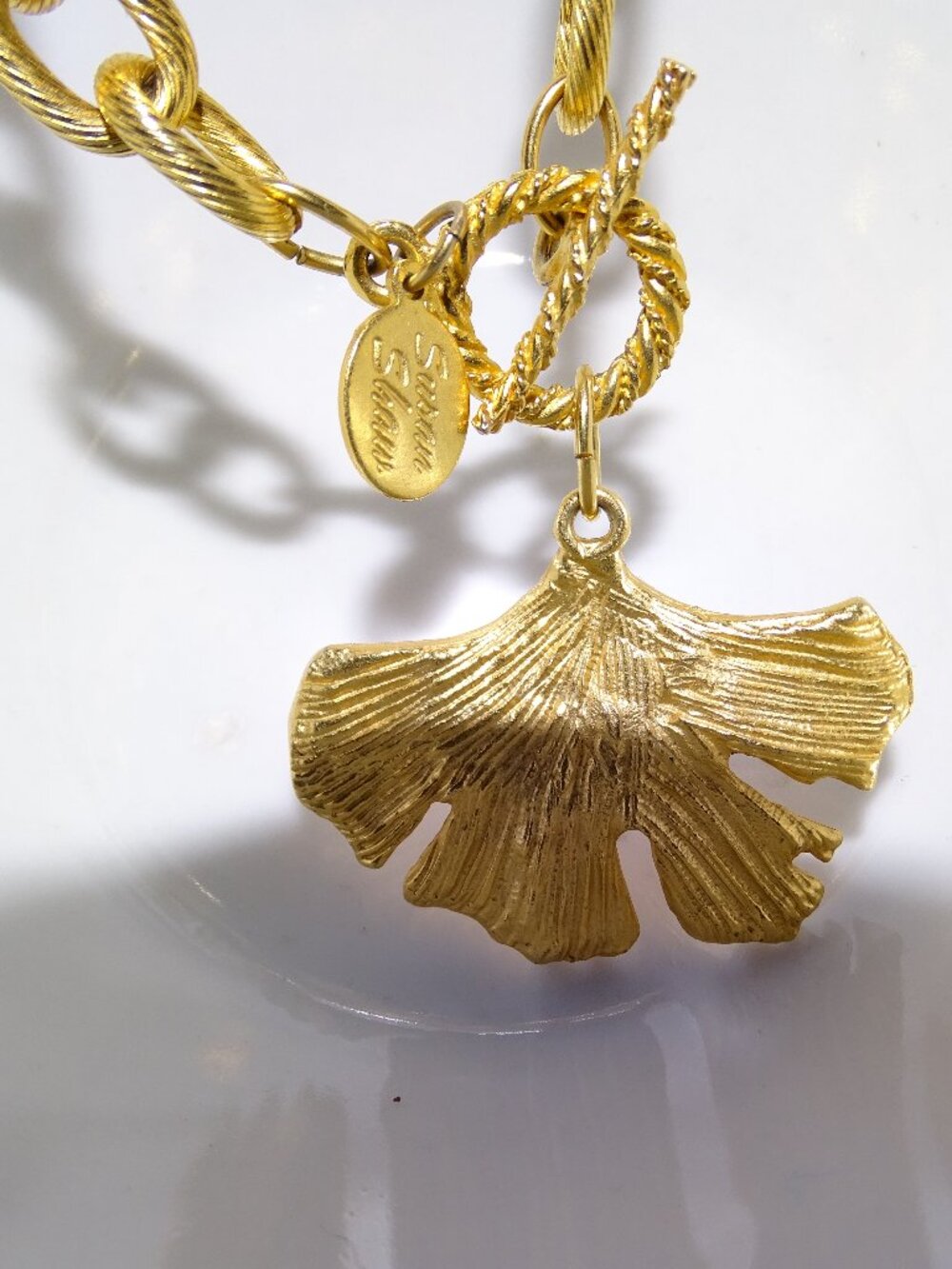 Gold Tone Ginkgo Leaf Pendant Necklace Made in USA Front Closure Non Tarnish